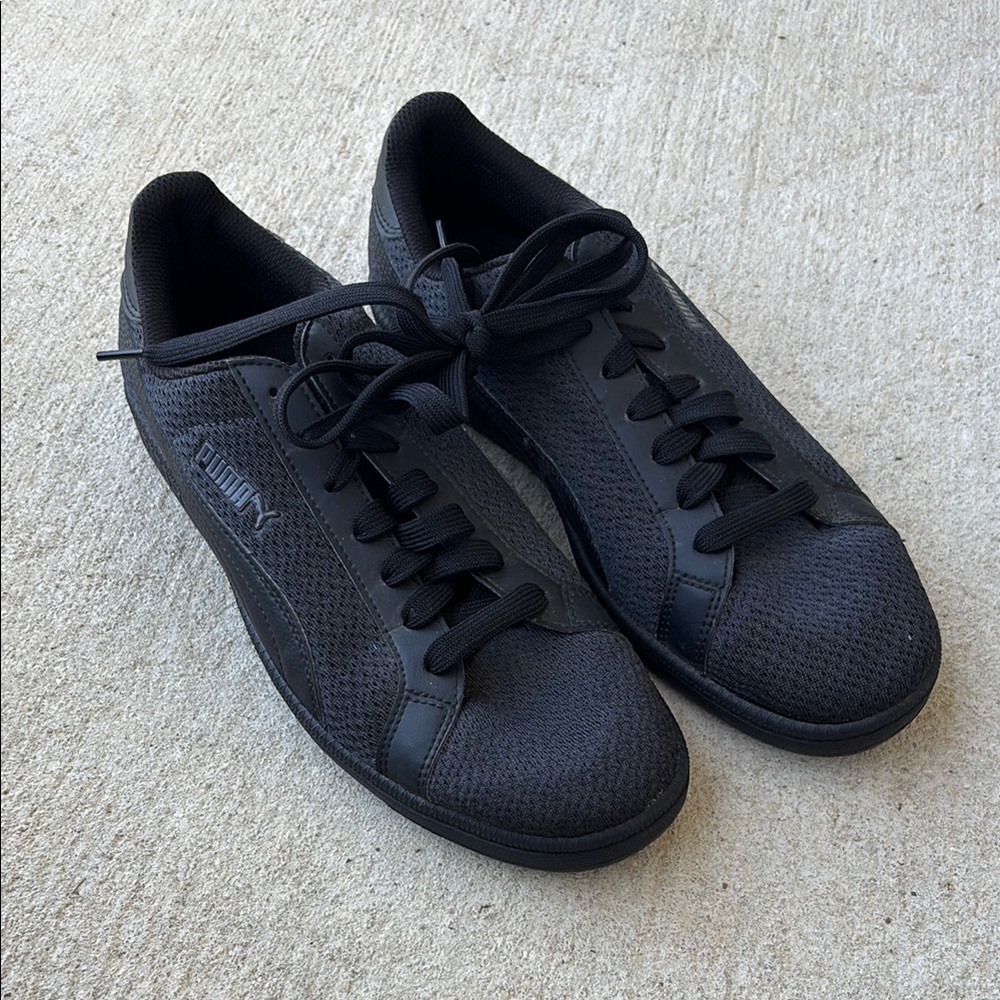 Never worn Puma Men's Black Sneakers